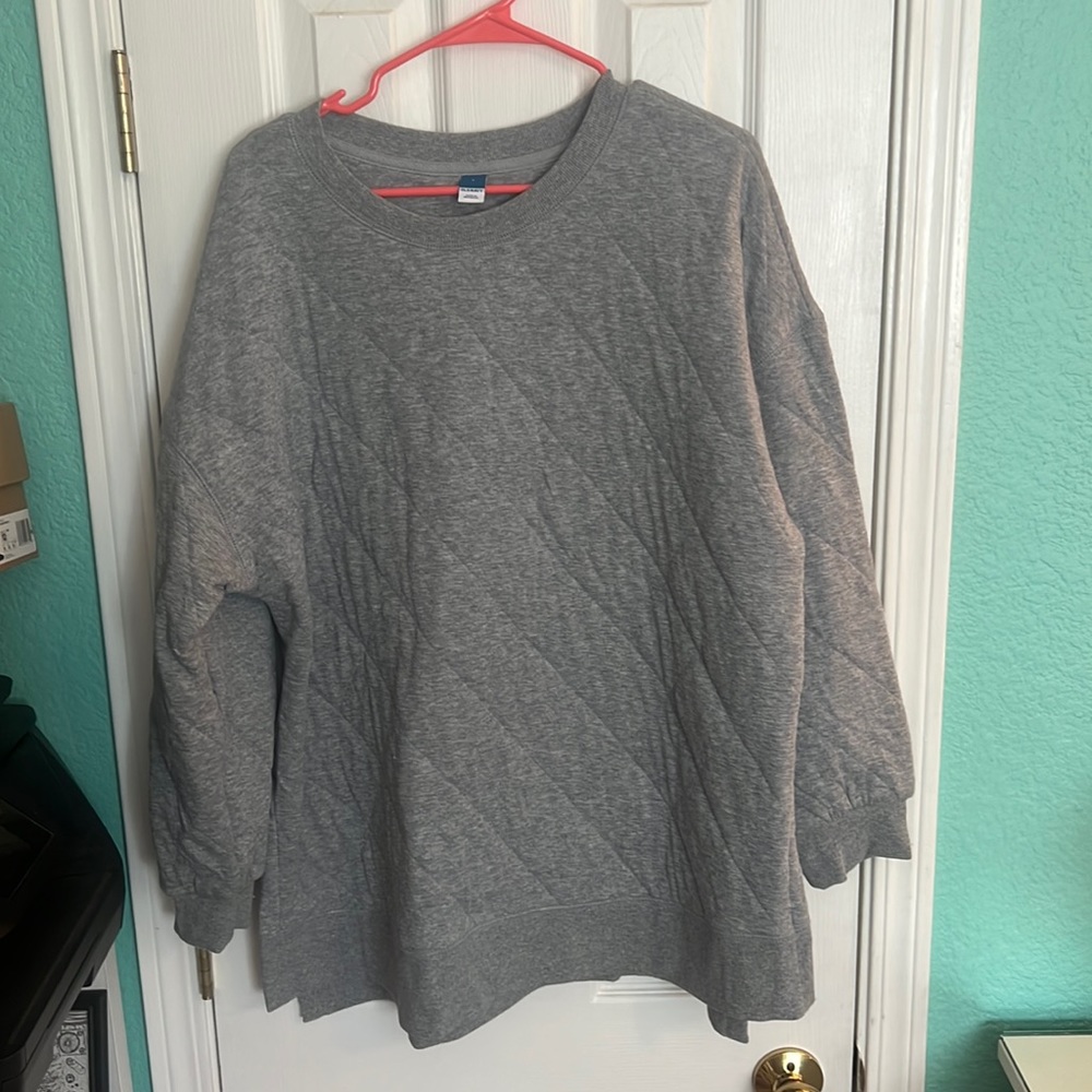 Brand new quilted tunic style sweatshirt